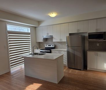 For Lease - 318 Okanagan Path, Oshawa, Ontario - Photo 6