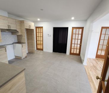 4 1/2 rénové avec cours, Laval, Sainte-Dorothée - Photo 1