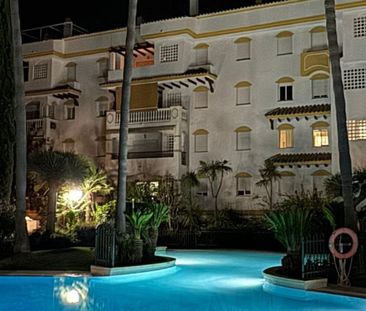 Luxury Apartment for rent in The Golden Mile, Marbella, Andalusia - Photo 6