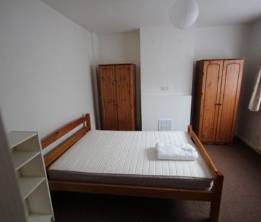 5 bedroom semi-detached house to rent - Photo 6