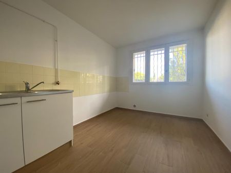 Location Appartement 2 pièces 57m² AVIGNON 84000 - Photo 4