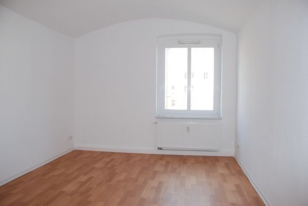 2-Raum-Erdgeschosswohnung mit Tageslichtbad - Foto 1