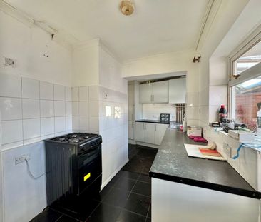 4 bed Semi-Detached House for Rent - Photo 3