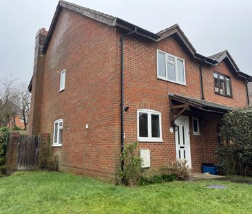 3 bedroom semi-detached house to rent - Photo 4