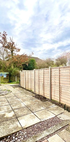 Lincoln Gardens, Didcot - Photo 1