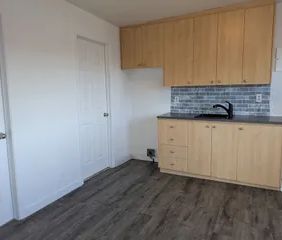 1 room apartment of 65m² in Gatineau - Photo 1