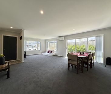 Modern 3-Bedroom House in Wainuiomata - Photo 6