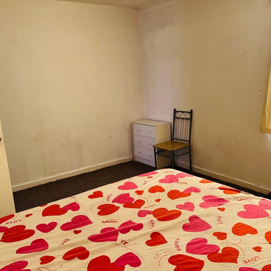 Room in a Shared House, Thorpewell, LE5 - Photo 2
