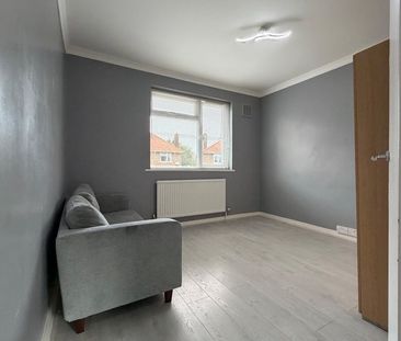 2 Bed Flat, Butterfields, E17 - Photo 1