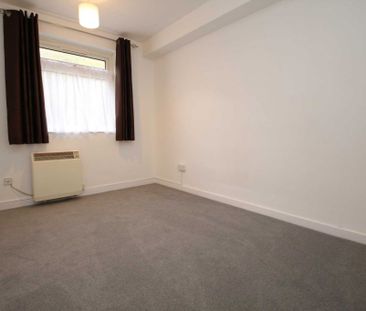 1 bed Apartment for rent - Photo 4