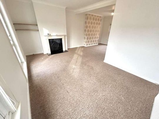 Russell Road, Felixstowe, IP11 - Photo 1