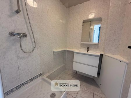 Location Appartement 3 pièces 50m² MARSEILLE 10ème - Photo 4