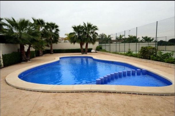 Alquiler de piso en Avenida Goya s/n - Photo 1