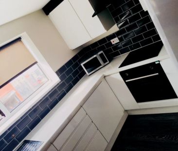 3 bedroom flats - Photo 3