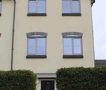 Room in a Shared House, James Counsell Way, BS34 - Photo 3