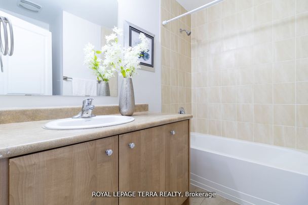 For Lease - 8 Graywardine Lane, Ajax, Ontario - Photo 1