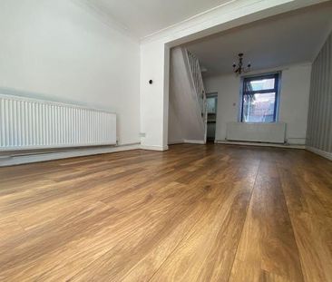 2 bedroom terraced house to rent - Photo 2