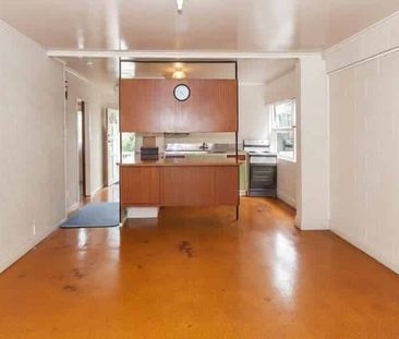 One Bedroom on Queenstown Road! - Photo 3