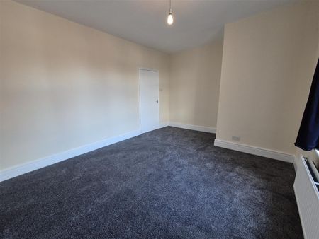 3 Bed House - Terraced - Photo 5