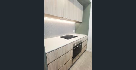 Beautiful One Bedroom Plus Study Room Apartment For Lease !!! - Photo 5