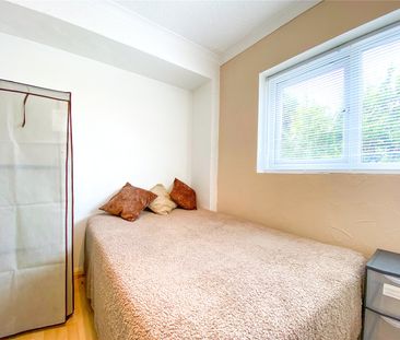 6 bedroom semi-detached house to rent - Photo 5