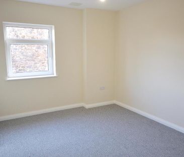 Apt 2 Grove House, 12 North Road, Carrickfergus, BT38 8LR - Photo 4