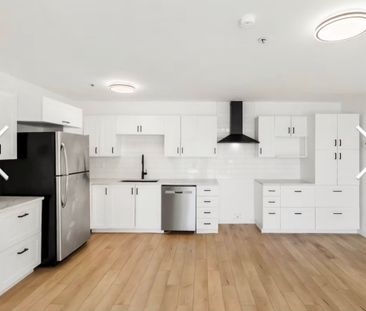 beau condo 4 1/2 rénové , lumineux à louer à Brossard - Photo 4