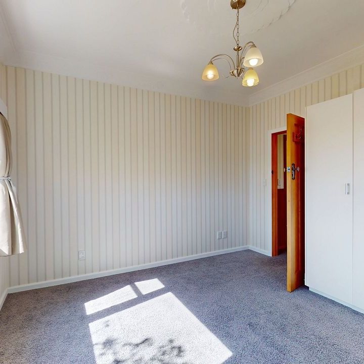 Elevated and Spacious Sun Trap - Photo 1