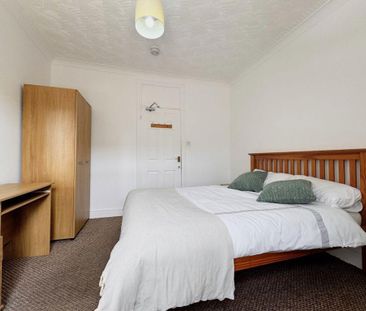 1 bedroom in a house share to rent - Photo 5