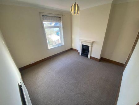 2 bedroom terraced house to rent - Photo 4