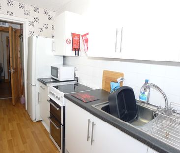 Property to let in Dundee - Photo 3