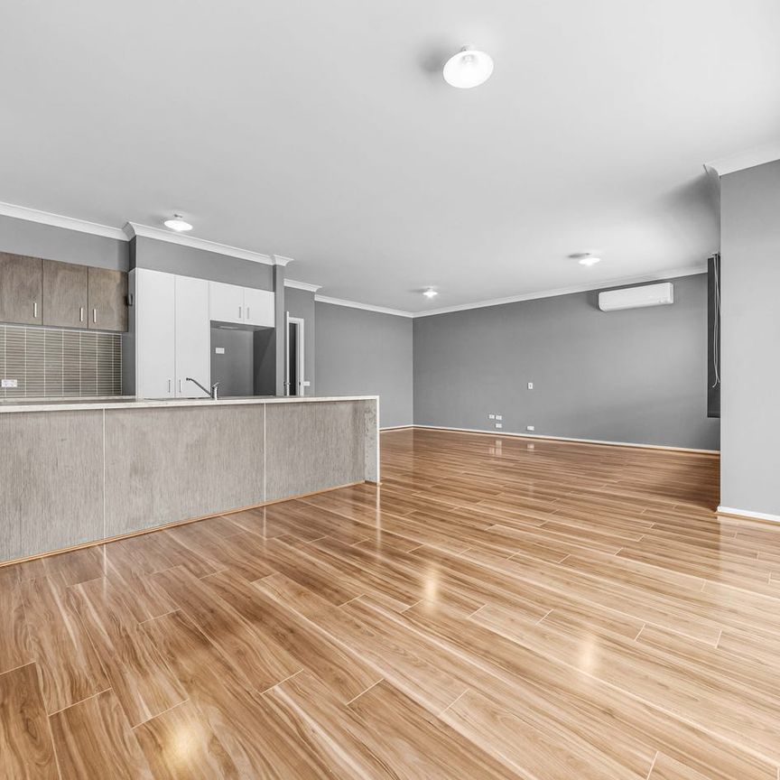 Modern, Low-Maintenance Living in the Heart of Lara. - Photo 1