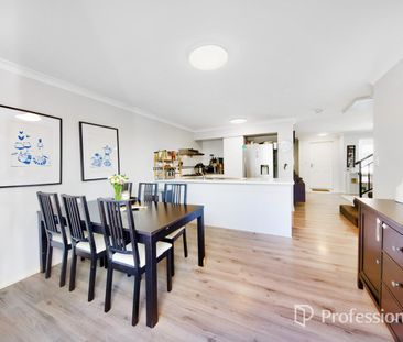 Spacious and Stylish Townhouse in the Heart of Dianella - Photo 6