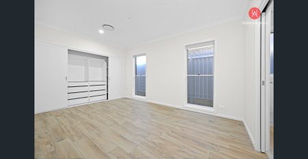 Modern Family Masterpiece in Prime Location - Photo 2