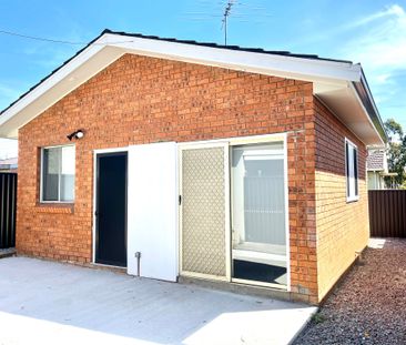 Charming Granny Flat in a Prime Location - Photo 1
