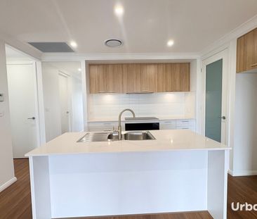 Brand New Three Bedroom Unit in Lochinvar - Photo 6