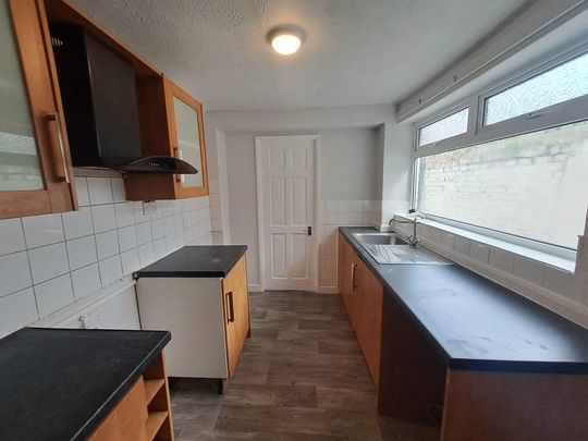 2 bedroom terraced house to rent - Photo 1