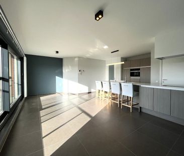 Appartement te huur in Roeselare voor € 850 met 2 slaapkamers - foto 2