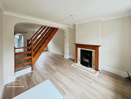 2 bedroom terraced house to rent - Photo 2