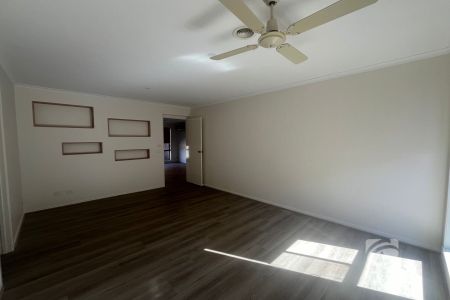4 BEDROOMS & PLENTY TO OFFER - Photo 2