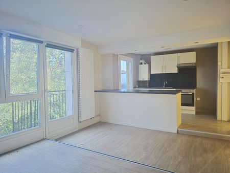 Location Appartement 46m² ARRAS 62000 - Photo 2
