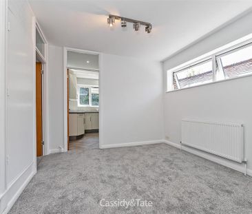 4 bedroom detached house to rent - Photo 4