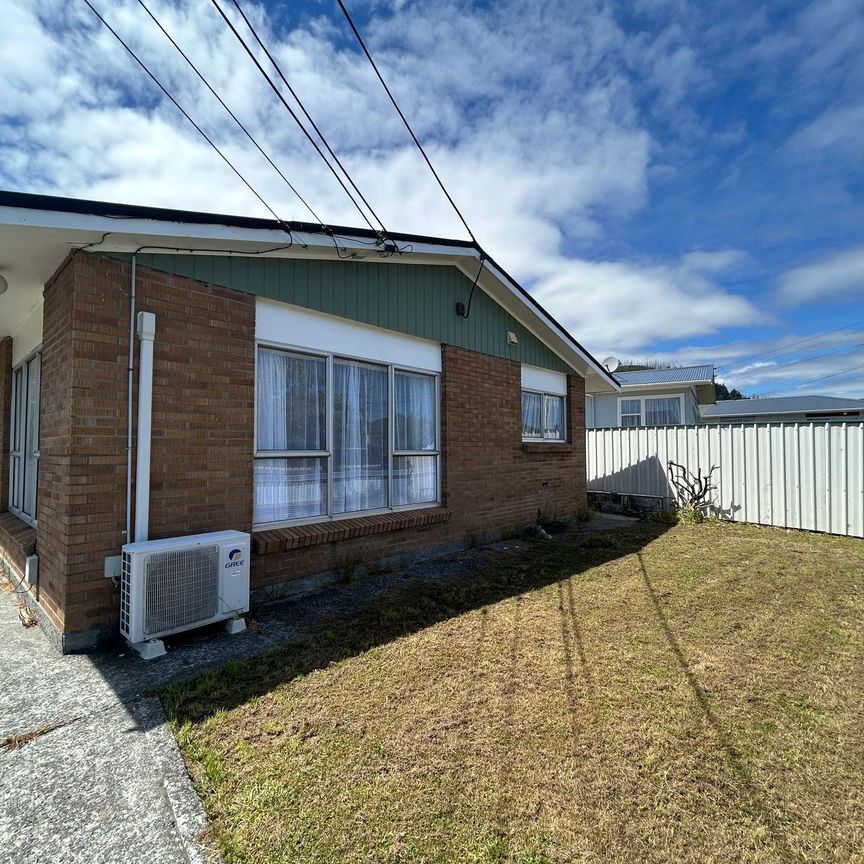 2 Bedroom, Wainuiomata - Photo 1