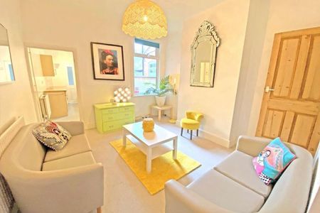 4 bedroom terraced house to rent - Photo 2