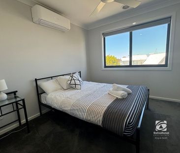 WATERFRONT LIVING - Photo 5