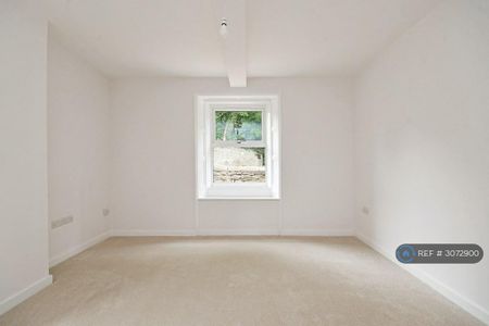 4 bedroom detached house to rent - Photo 3