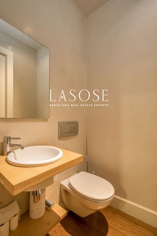 Flat 183m² to rent in Eixample, Barcelona - Photo 4