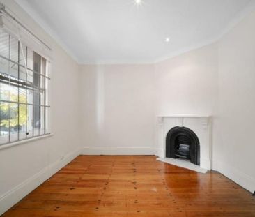 FABULOUS LOCATION, WALK TO KING STREET! - Photo 3
