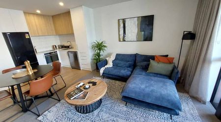Fully Furnished Inner-City Living - Photo 4