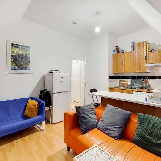 Baldry Gardens, London, SW16 - Photo 1